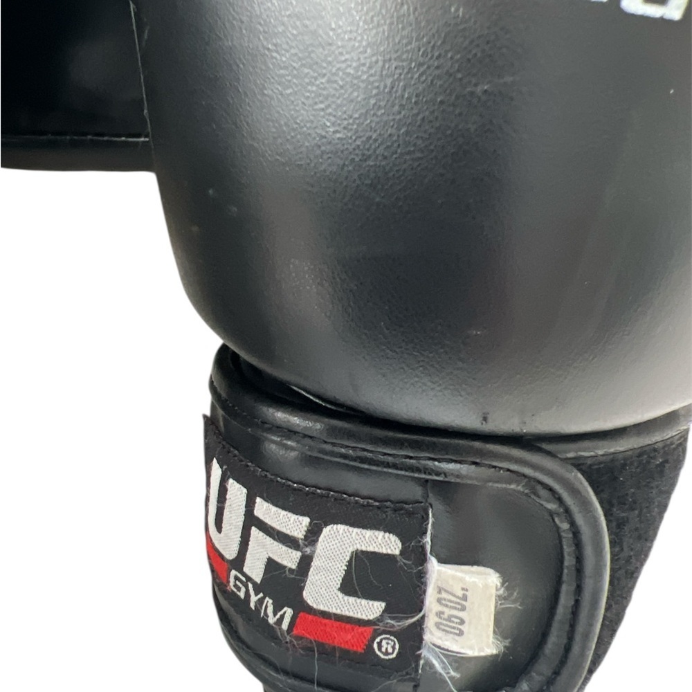 UFC Gym Boxing Bundle – Gloves, Pads, and Goalrilla Striking Shield - Picture 3 of 5